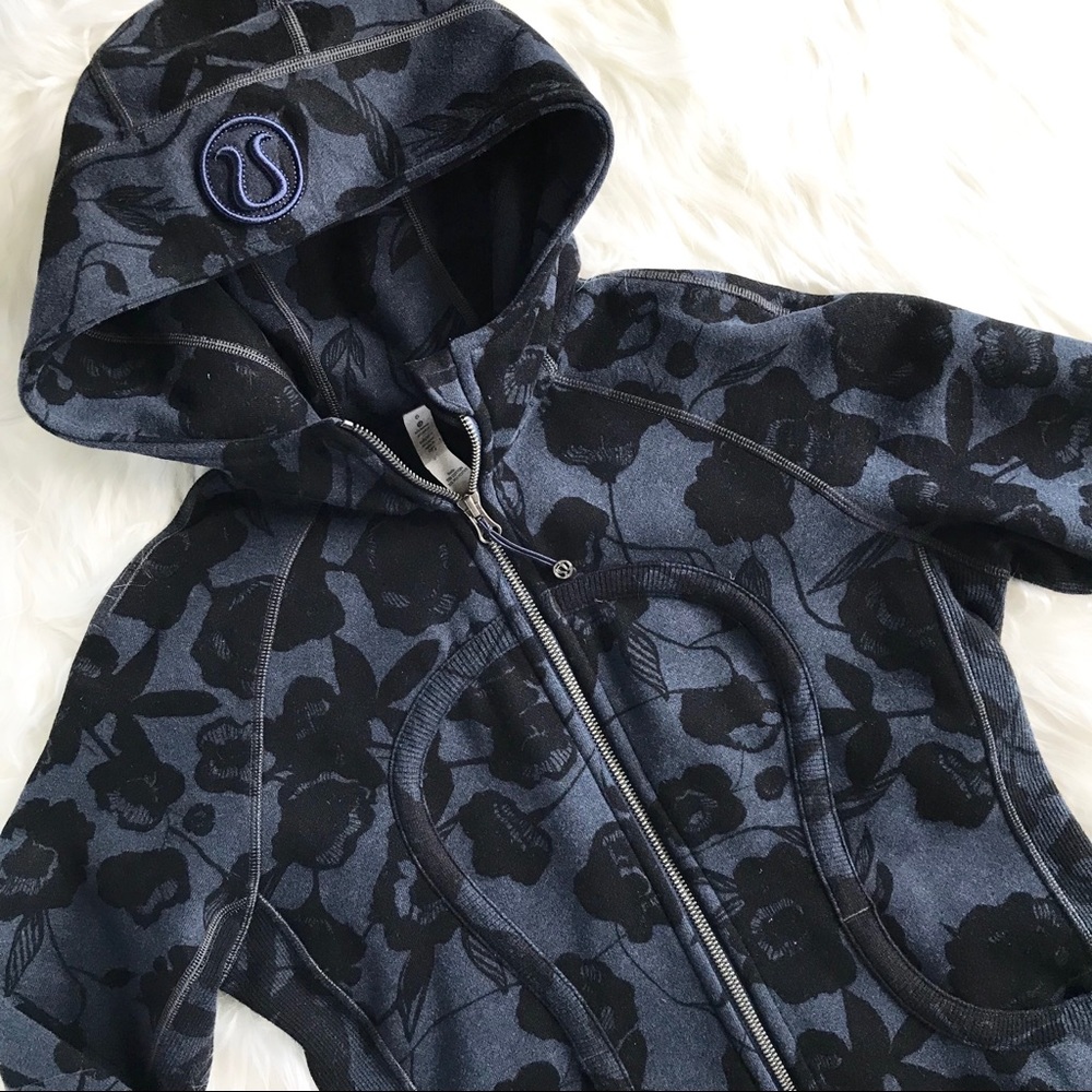 Lululemon Scuba Hoodie II Inky Floral Blue